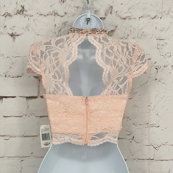 🆕Jodi Kristopher Stretch Lace Crop Top, Size XS - Picture 5 of 9